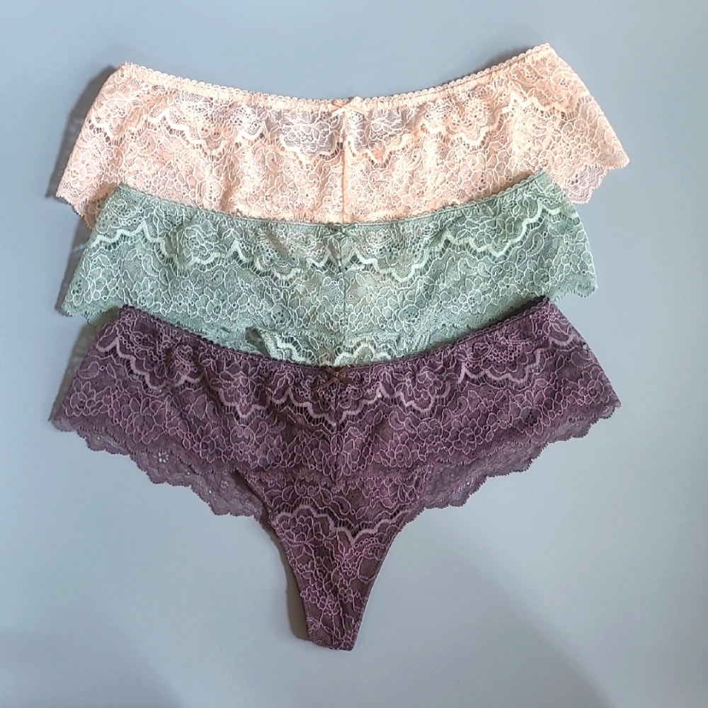 NWOT Victoria's Secret Cheeky Panties Set